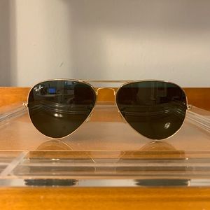 PRE LOVED BLACK WOMENS RAYBAN AVIATORS !